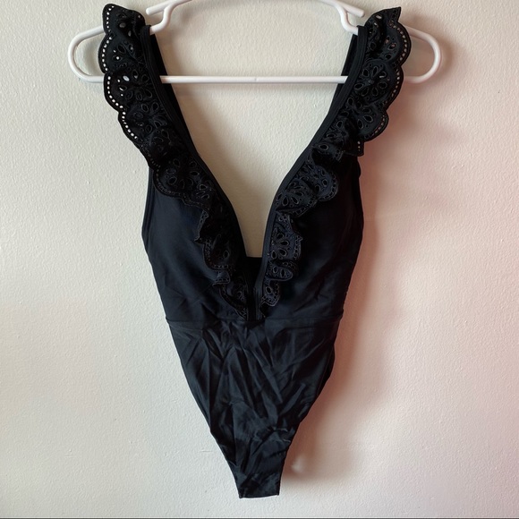 Avec Les Filles Ruffle Top One Piece Swimsuit - Picture 3 of 13